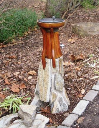 chanticleer-120108-vertical-view-of-water-fountain