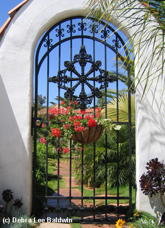 Front gate with medallion resized