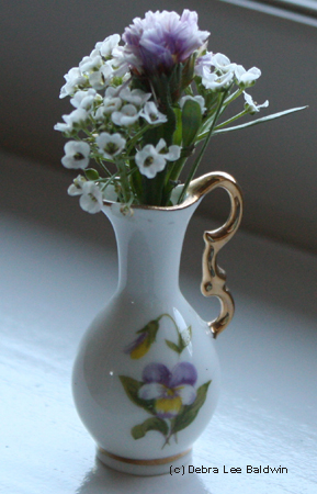 Alyssum vase