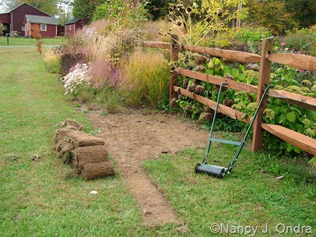 Easter border extension with sod cutter 1 Oct 19 07