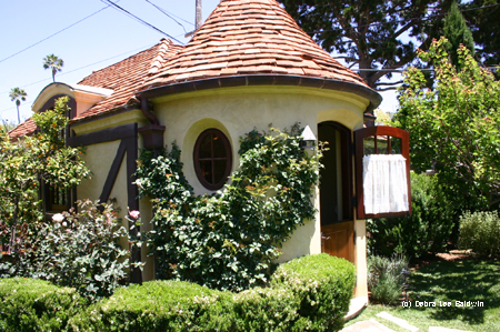 Farwell, exterior