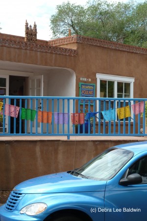 Santa Fe blue car